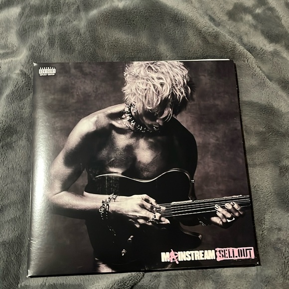 MGK (Machine Gun Kelly) Mainstream sellout record - Picture 1 of 5